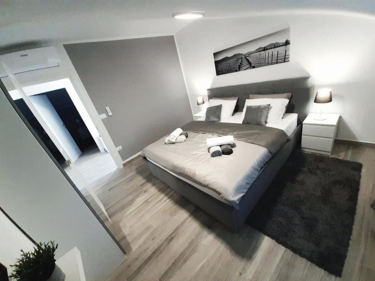 Guesthouse Villa Brestova โพลมิน ภายนอก รูปภาพ