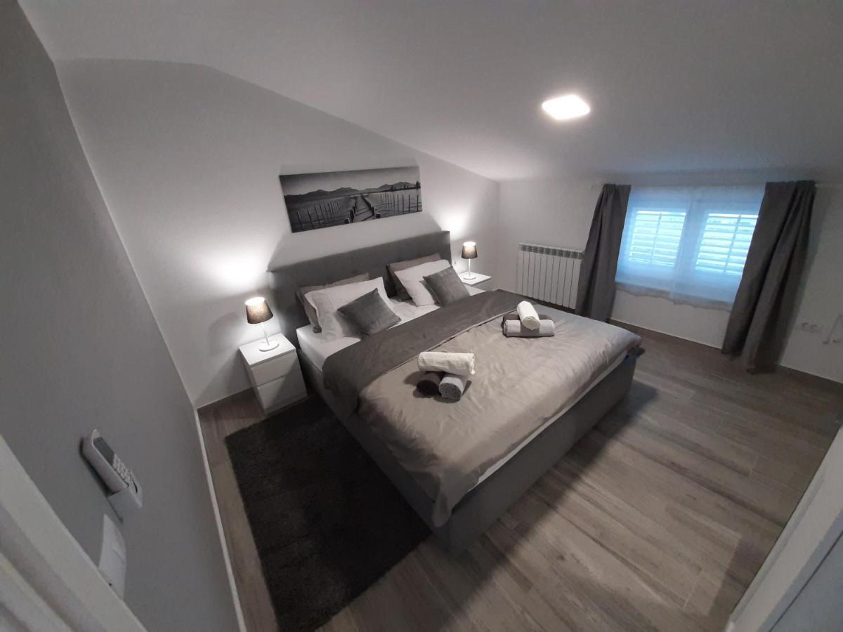 Guesthouse Villa Brestova โพลมิน ภายนอก รูปภาพ