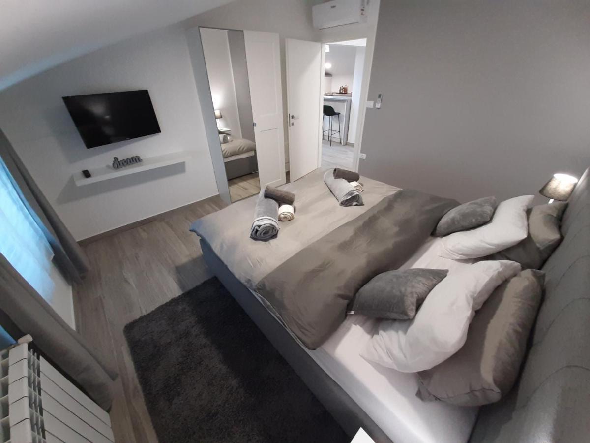Guesthouse Villa Brestova โพลมิน ภายนอก รูปภาพ